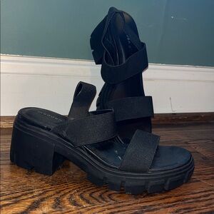 Madden Girl Chunky Strappy Heels Size 8